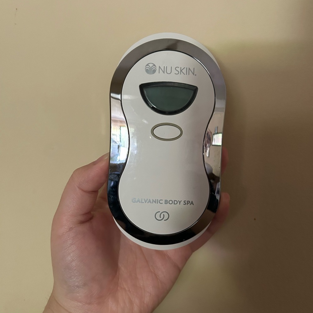 Nu Skin genLOC galvanic body spa